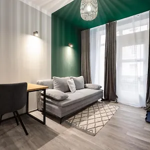 Modern Living Apartment - 3-Zimmer - Nuernberg Nord, Ruhige Seitenstrasse, Fusslaeufig Strassenbahn Apartment Nürnberg